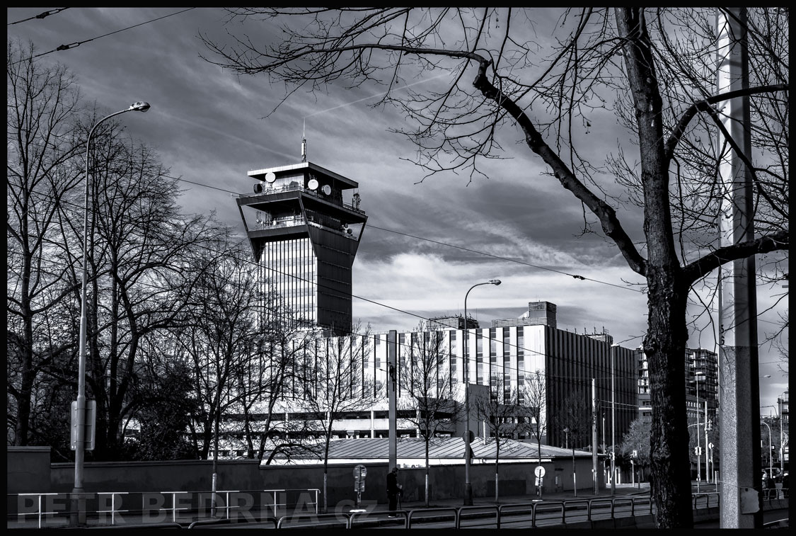 Pražský Mordor, telekomunikační budova, Praha - Žižkov, Štrougalova věž, ulice Jana Želivského, brutalismus, Česko