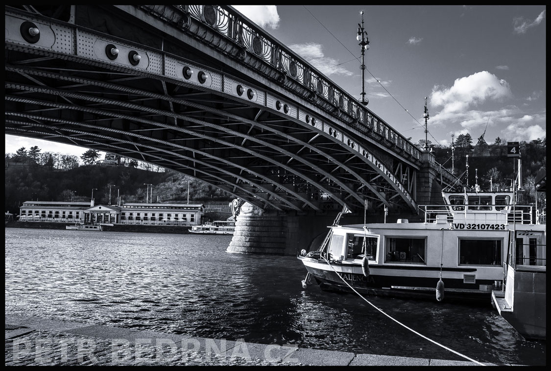 Čechův most, Vltava, Letná, Praha, Občanská plovárna, parník, Česko