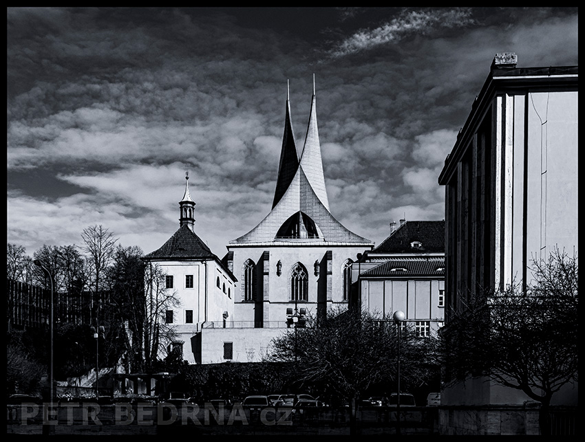 Klášter Na Slovanech (Emauzy), Praha, Náměstí Pod Emauzy