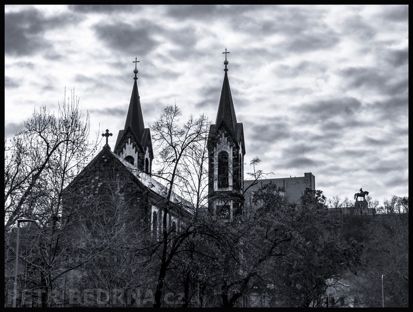 Kostel sv. Cyrila a Metoděje, Karlínské náměstí, Jan Žižka - socha, Praha(1)