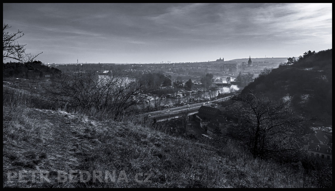 Pohled na Prahu z Podbaby, Vltava, Praha - Suchdol, obzor, obloha, příroda, Česko