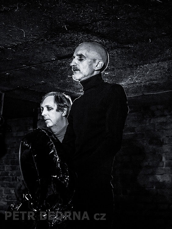 Thomas & Ruhller, Café V lese, Aleš Najbrt, Jan Slovák, divadlo, improvizace, Česko