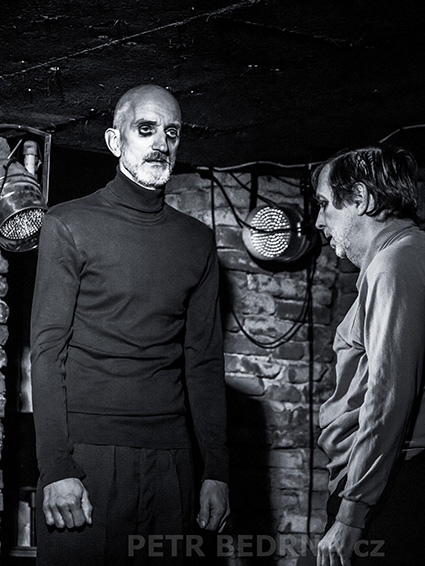 Thomas & Ruhller, Café V lese, 2018(7)