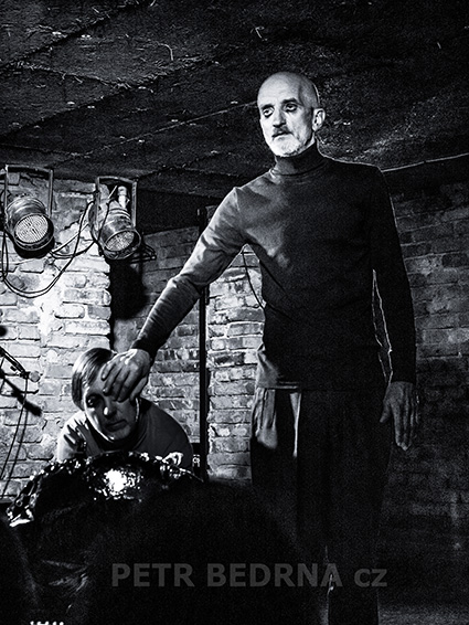 Thomas & Ruhller, Café V lese, 2018(5)