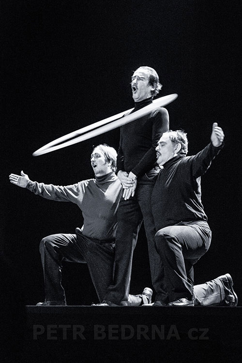 Tros Sketos, Nácvik s obručemi, Palác Akropolis, 2013, Fr. Skála, Aleš Najbrt, Jaroslav Róna, Česko