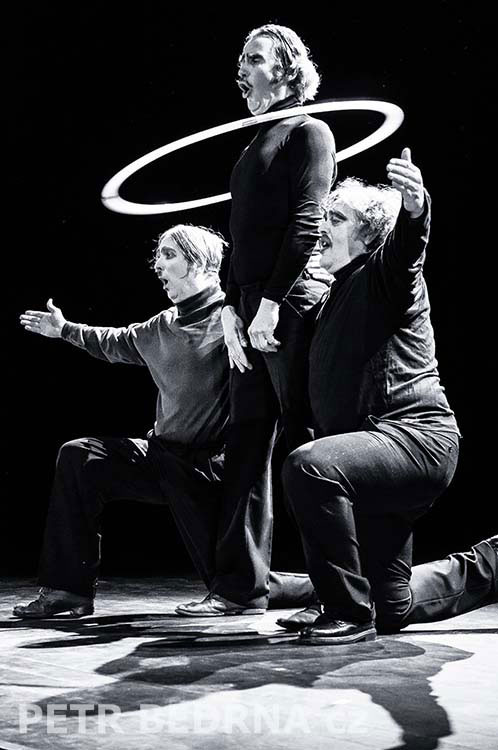 Tros Sketos, Nácvik s obručemi, Palác Akropolis, 2015, Fr. Skála, Aleš Najbrt, Jaroslav Róna, Česko