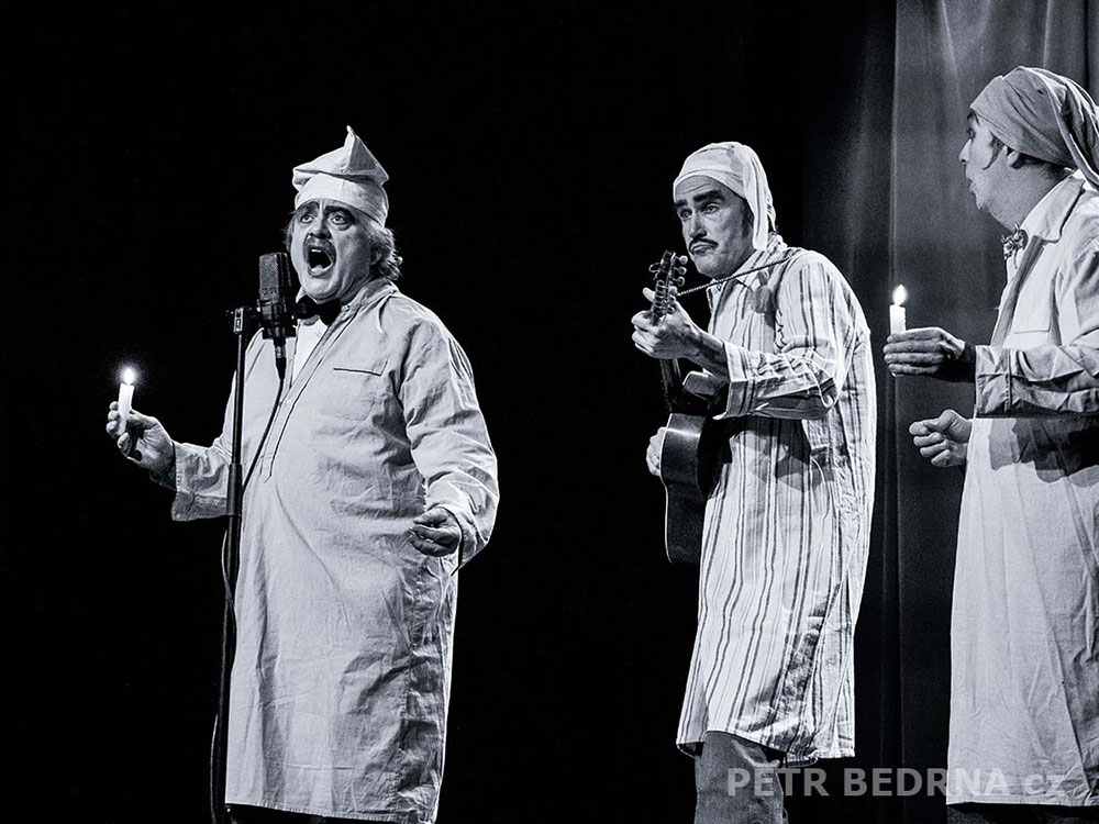 Tros Sketos, Tři duchové, Palác Akropolis, Fr. Skála, Aleš Najbrt, Jaroslav Róna, Česko