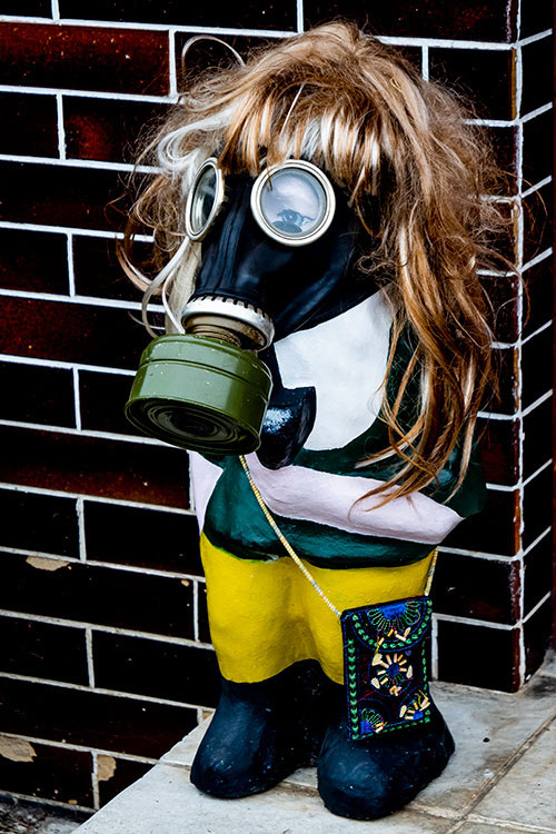 Trpaslík - Malý Alenáš, Praha magická, soška, recese, zahradní dekorace, parodie, Česko