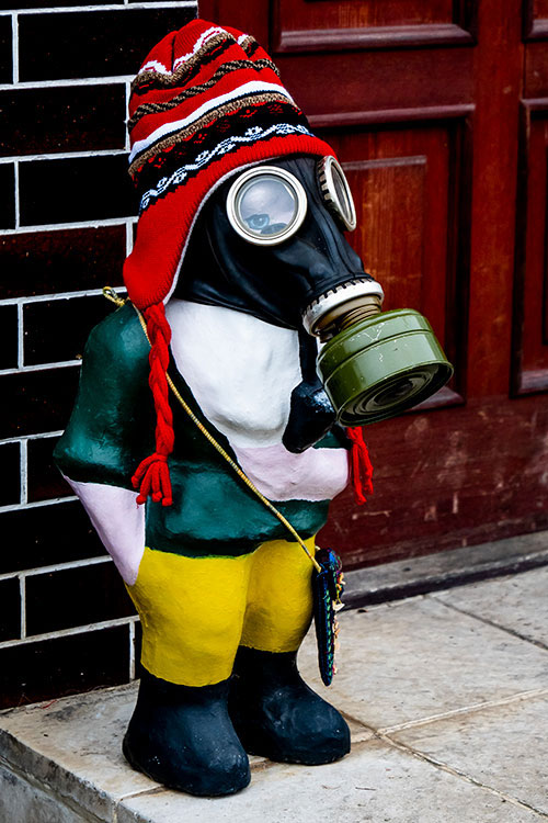 Trpaslík - Malý Alenáš, Praha magická, soška, recese, zahradní dekorace, parodie, Česko