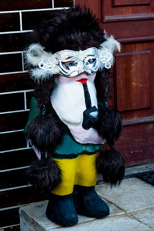 Trpaslík - Malý Alenáš, Praha magická, soška, recese, zahradní dekorace, parodie, Česko